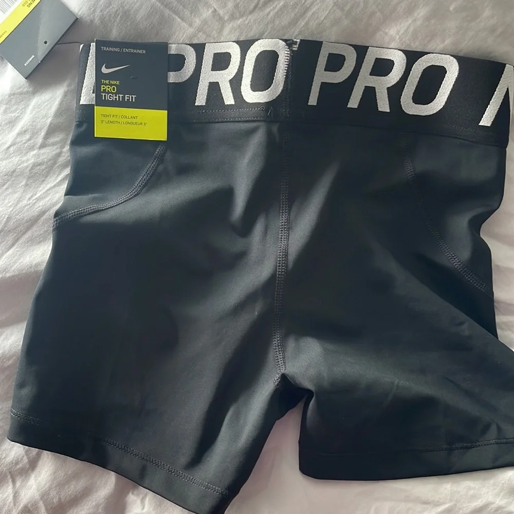 Shorts - Picture 3 of 3